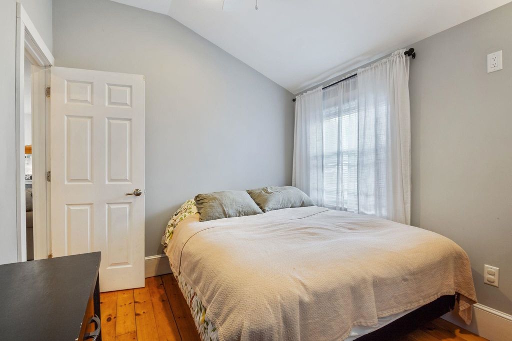 Image 17 of property listing at 24 Walnut Avenue, Hampton, NH 03842