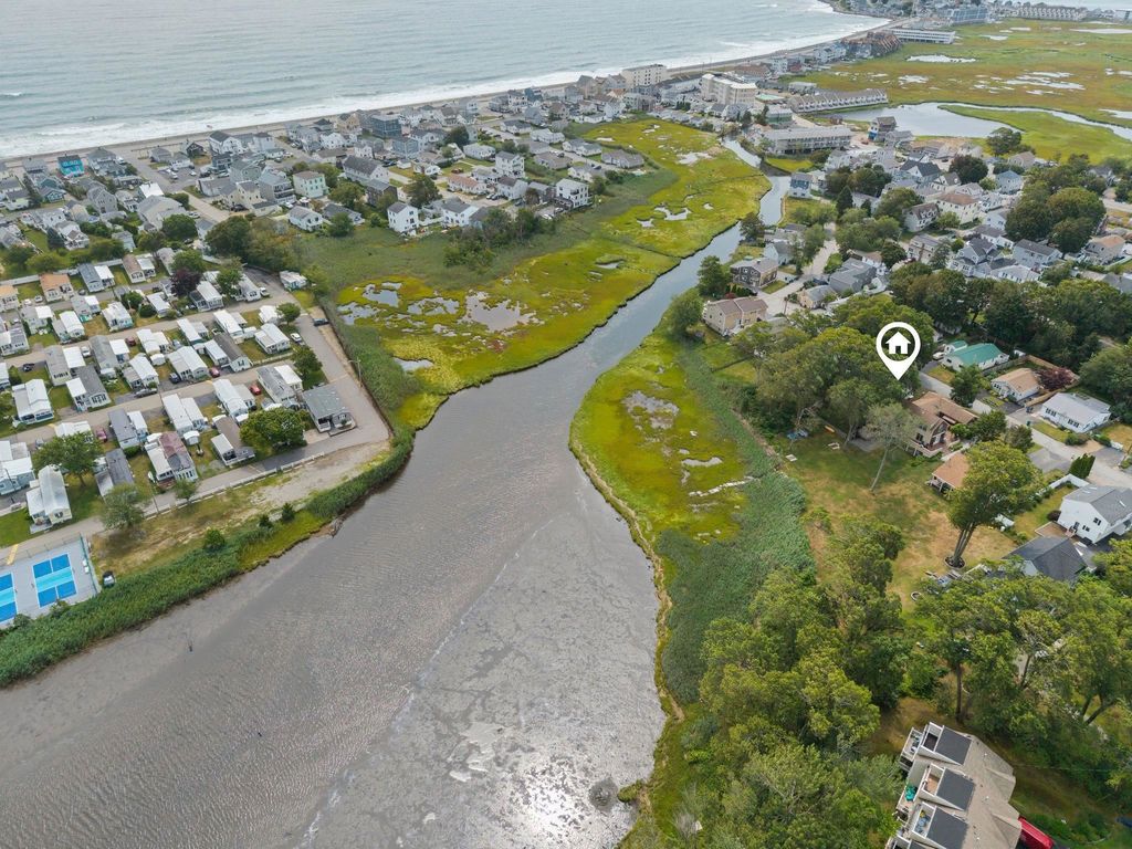 Image 3 of property listing at 24 Walnut Avenue, Hampton, NH 03842