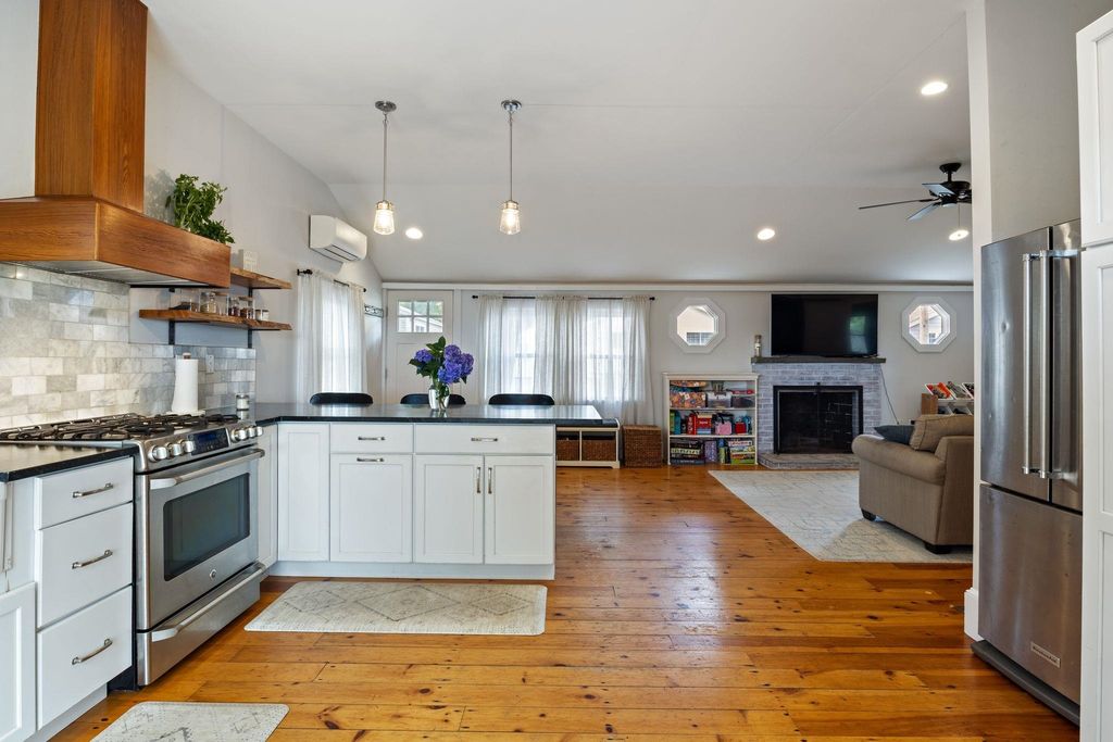 Image 4 of property listing at 24 Walnut Avenue, Hampton, NH 03842