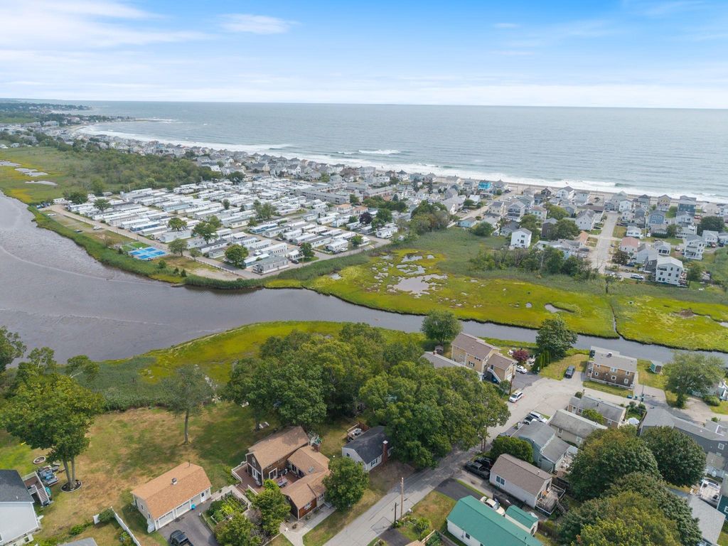 Image 41 of property listing at 24 Walnut Avenue, Hampton, NH 03842