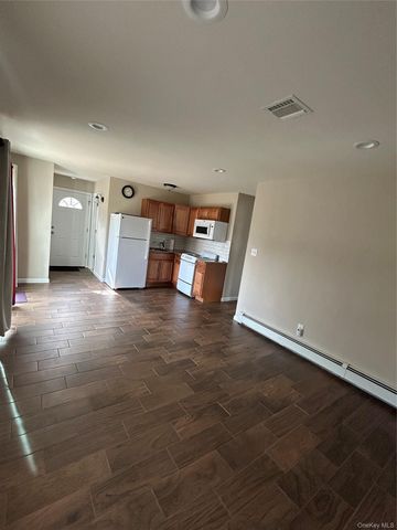 472 South 9th Street, Lindenhurst, NY 11757