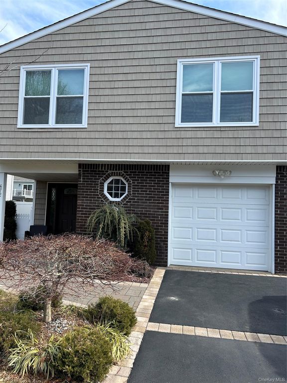472 South 9th Street, Lindenhurst, NY 11757