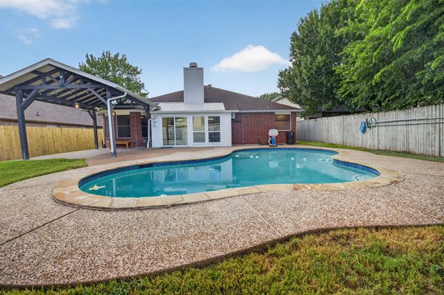 3514 Daisy Lane, Grand Prairie, TX 75052