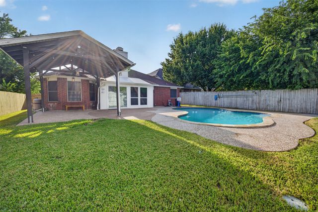 3514 Daisy Lane, Grand Prairie, TX 75052