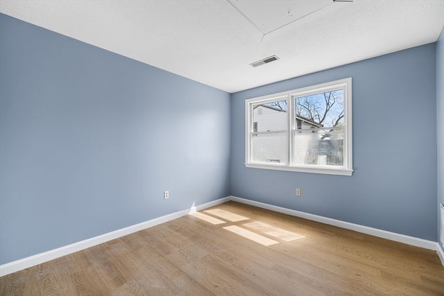 82 Waldo St D, Lowell, MA 01852