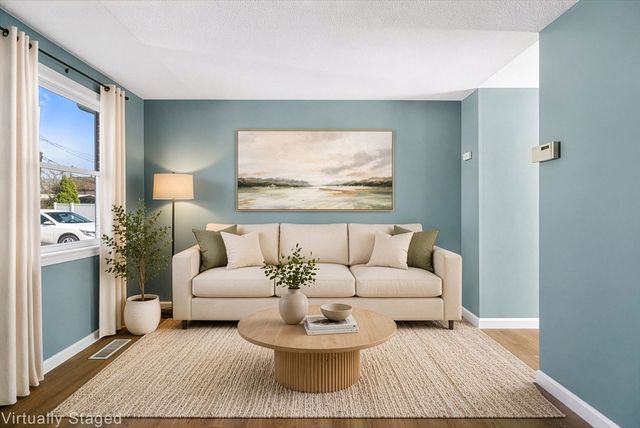 82 Waldo St D, Lowell, MA 01852