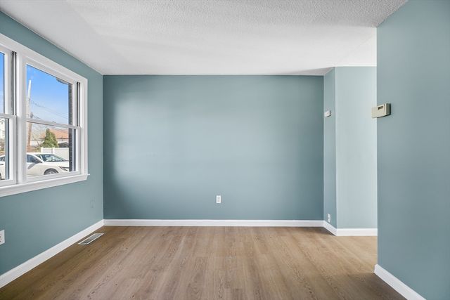 82 Waldo St D, Lowell, MA 01852