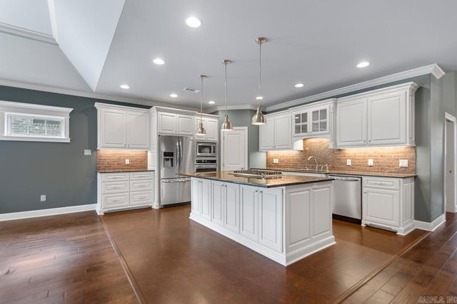 9 Bishop Place, Little Rock, AR 72223