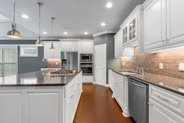 9 Bishop Place, Little Rock, AR 72223