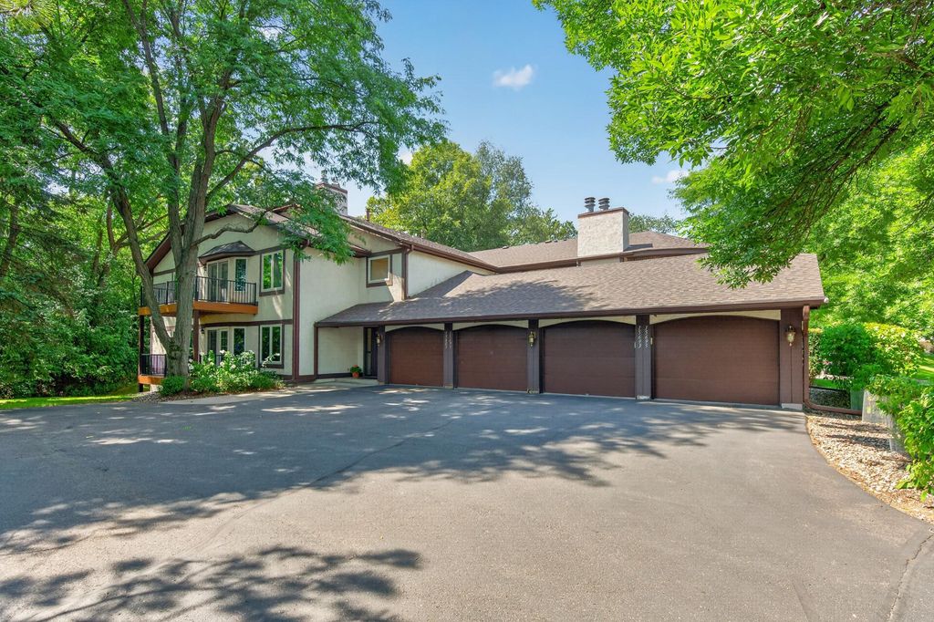 15695 Sussex Drive, Minnetonka, MN 55345 — photo 2