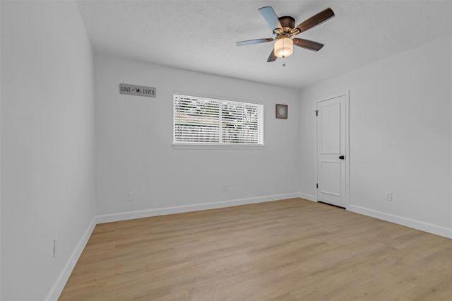 9607 Kemp Forest Drive, Houston, TX 77080