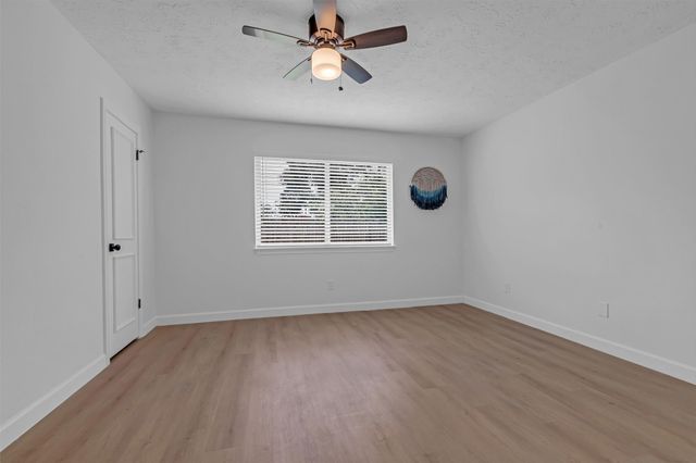 9607 Kemp Forest Drive, Houston, TX 77080