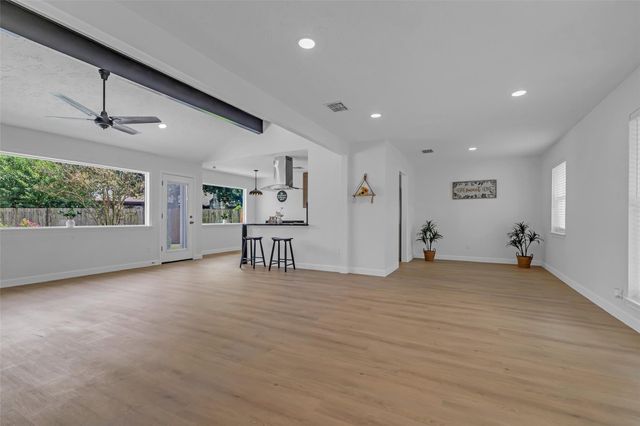 9607 Kemp Forest Drive, Houston, TX 77080