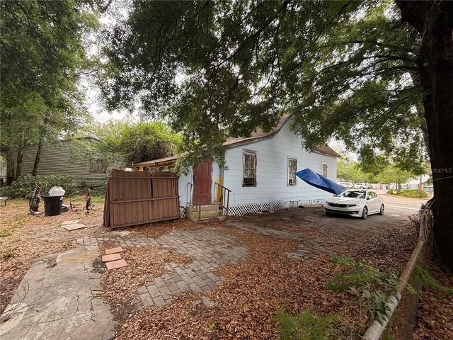 1209 E DR MARTIN LUTHER KING JR BOULEVARD, Tampa, FL 33603