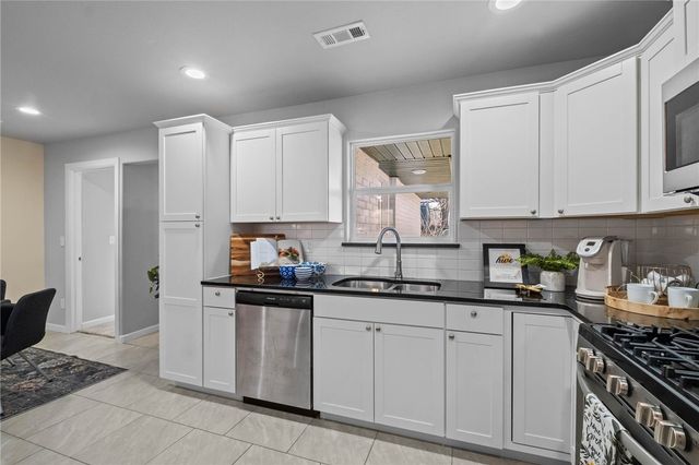 2003 Dee Avenue, Springdale, AR 72762