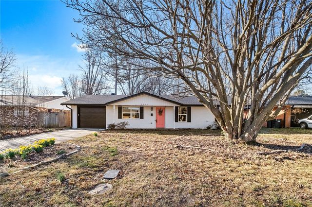 2003 Dee Avenue, Springdale, AR 72762