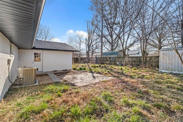 2003 Dee Avenue, Springdale, AR 72762