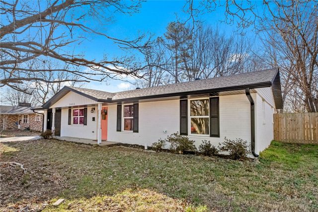 2003 Dee Avenue, Springdale, AR 72762