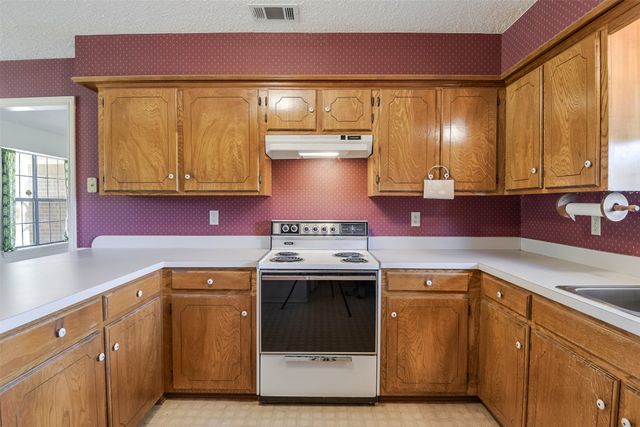 301 Vinyard Drive, Waxahachie, TX 75167