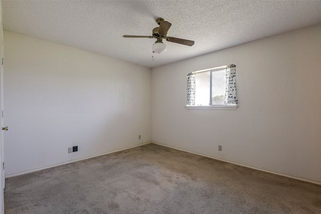 301 Vinyard Drive, Waxahachie, TX 75167