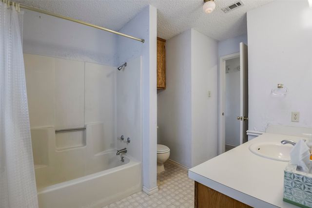 301 Vinyard Drive, Waxahachie, TX 75167