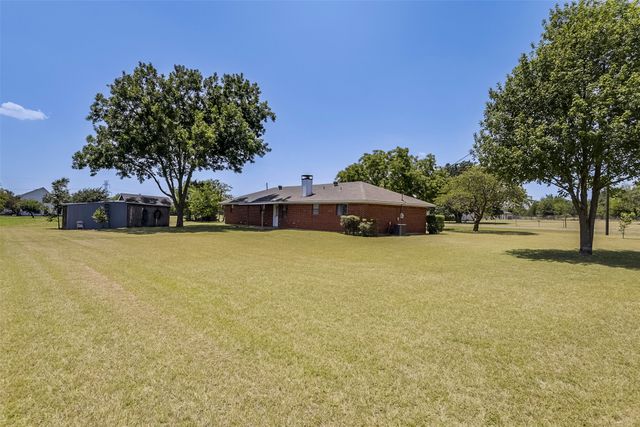 301 Vinyard Drive, Waxahachie, TX 75167