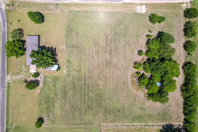 301 Vinyard Drive, Waxahachie, TX 75167