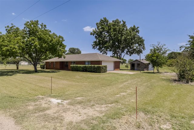 301 Vinyard Drive, Waxahachie, TX 75167