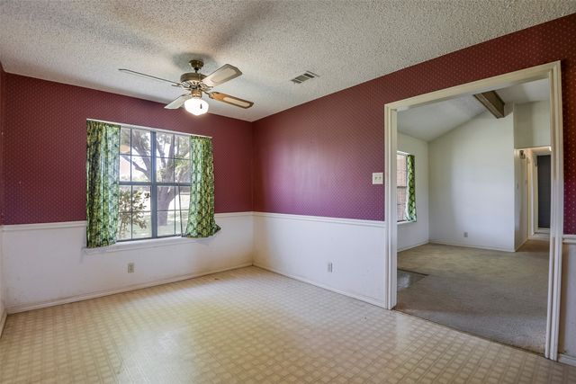 301 Vinyard Drive, Waxahachie, TX 75167