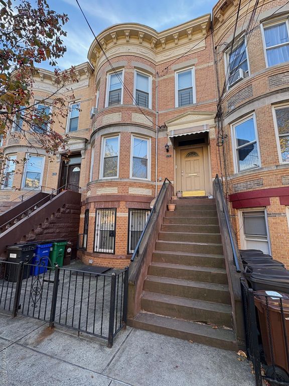 6092 69th Avenue, Ridgewood, NY 11385