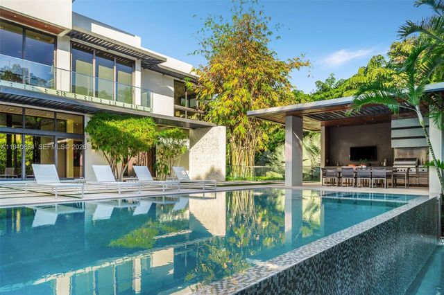 4780 SW 86th Ter, Miami, FL 33143