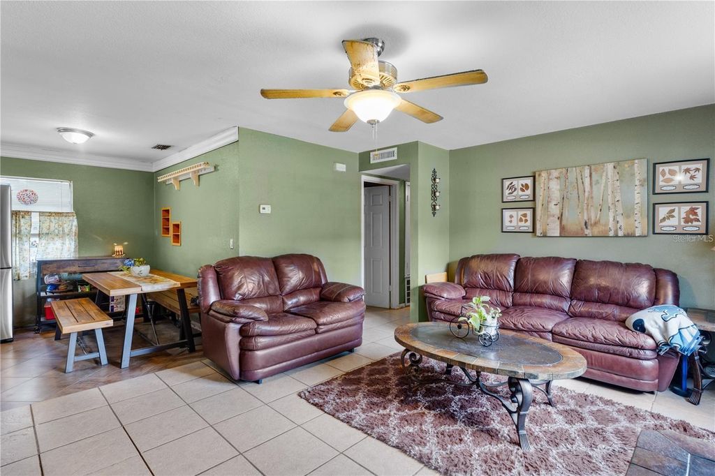 Image 3 of property listing at 2904 ALLISON DRIVE, Orlando, FL 32826