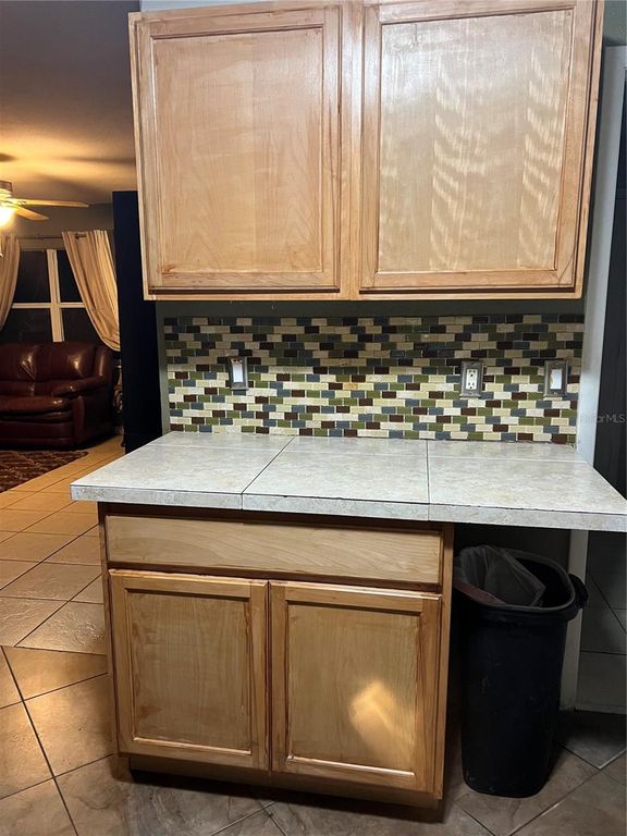 Image 6 of property listing at 2904 ALLISON DRIVE, Orlando, FL 32826