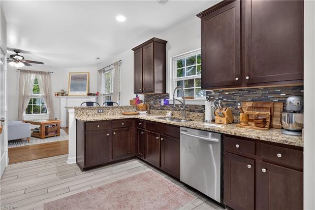 1032 Meadows Reach CIR, Suffolk, VA 23434