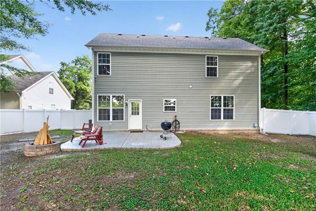 1032 Meadows Reach CIR, Suffolk, VA 23434