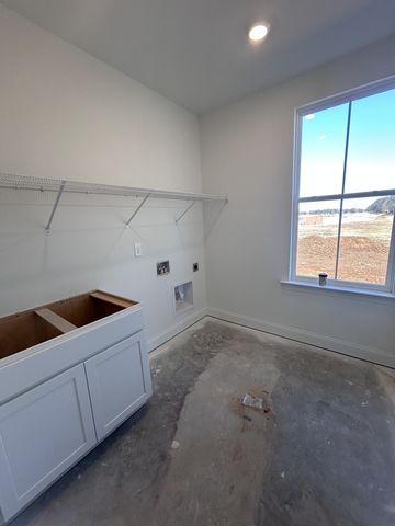 6157 Worthingtion Rd, Columbia, TN 38401