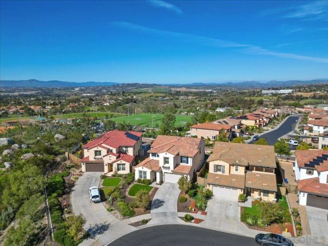 1517 Leonis Pl, Vista, CA 92083