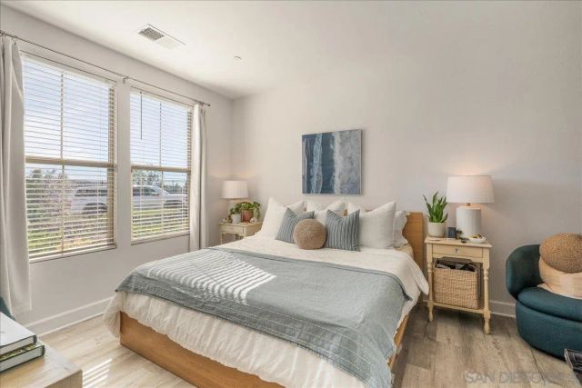 1517 Leonis Pl, Vista, CA 92083