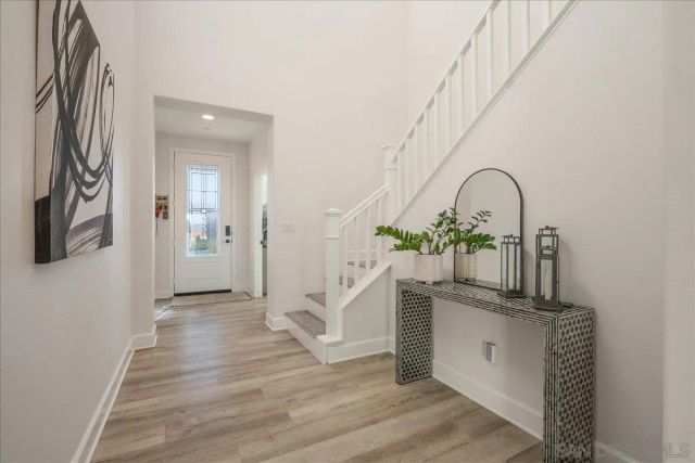 1517 Leonis Pl, Vista, CA 92083