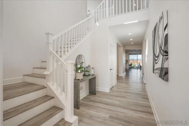 1517 Leonis Pl, Vista, CA 92083