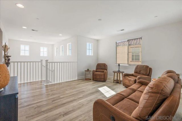 1517 Leonis Pl, Vista, CA 92083