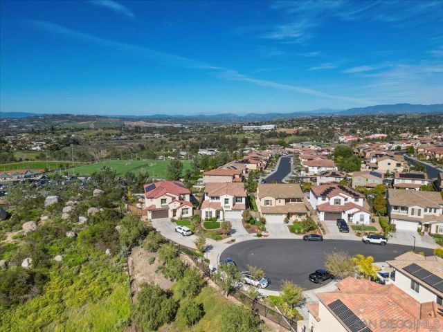 1517 Leonis Pl, Vista, CA 92083