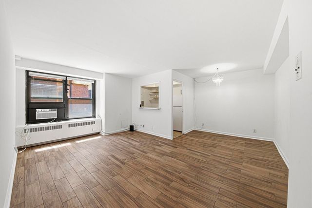 6118 N Sheridan Road 106, Chicago, IL 60660