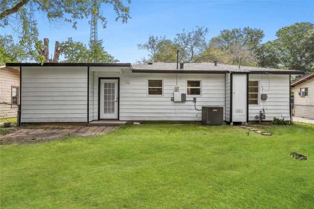 750 Jeny Lane, Beaumont, TX 77707