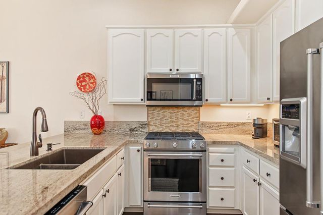 2416 Konvalin Oaks Ln, Carmichael, CA 95608