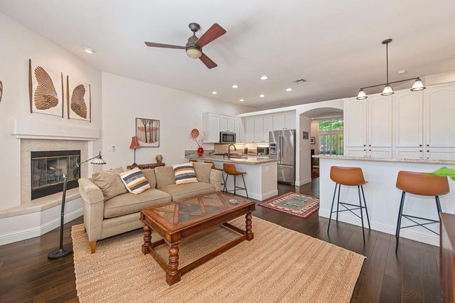 2416 Konvalin Oaks Ln, Carmichael, CA 95608