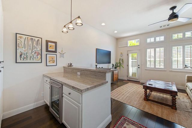 2416 Konvalin Oaks Ln, Carmichael, CA 95608