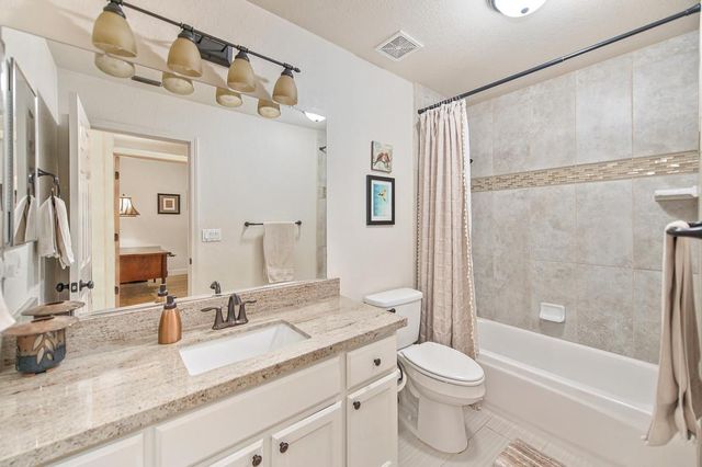 2416 Konvalin Oaks Ln, Carmichael, CA 95608