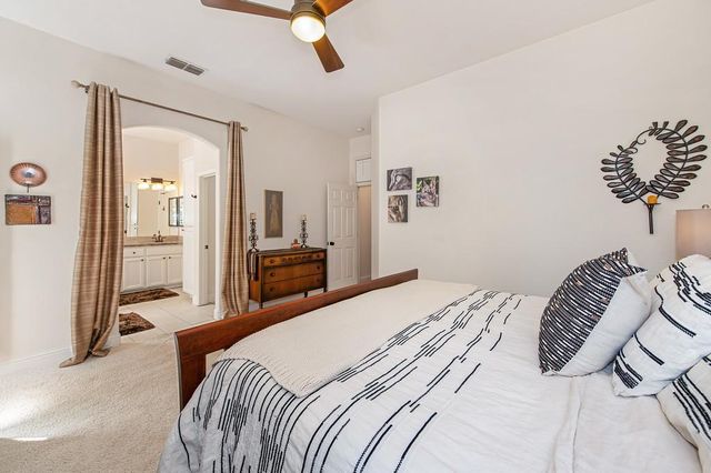 2416 Konvalin Oaks Ln, Carmichael, CA 95608