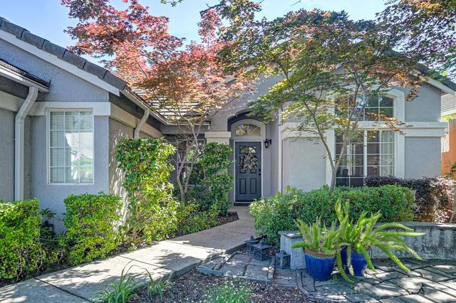 2416 Konvalin Oaks Ln, Carmichael, CA 95608